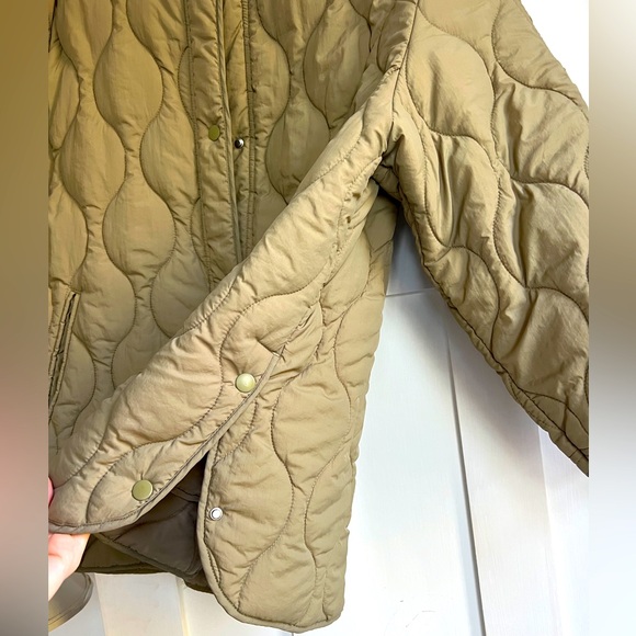 SOLD - H&M Quilted Spring Jacket - Picture 4 of 6